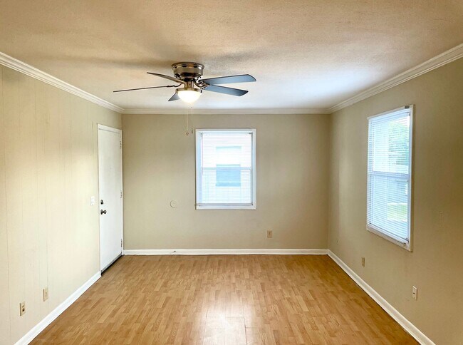 Foto del edificio - 1BD/1BA Apartment off Curry Ford in Henley...