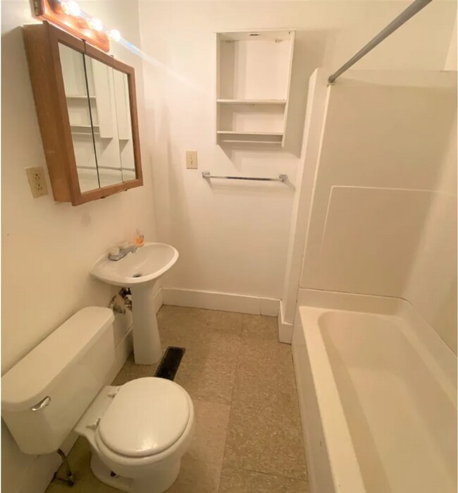 Foto del edificio - Spring Into A New Home!!!