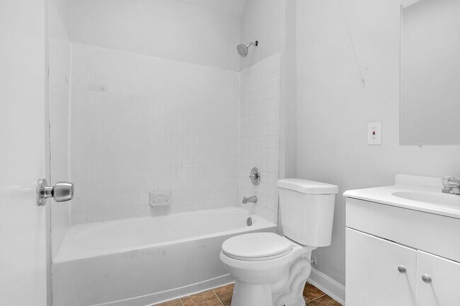 Building Photo - 405 Edgewood St