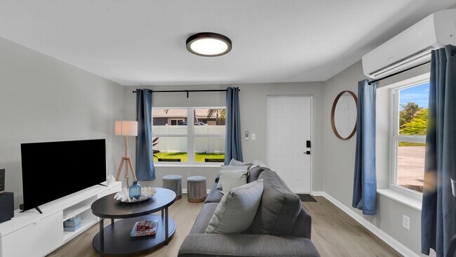 Foto del edificio - 717 SW 2nd Ct