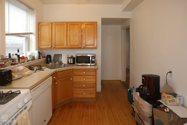 Building Photo - 3437 N Paulina St