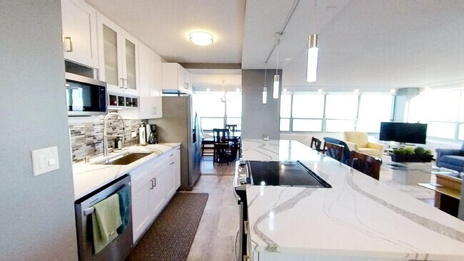 Building Photo - 3550 N Lake Shore Dr W