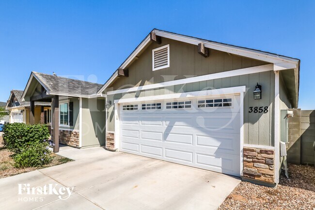 Foto del edificio - 3858 W Tamarisk Ave