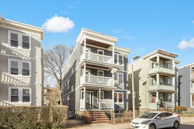 Building Photo - 68 Whitten St