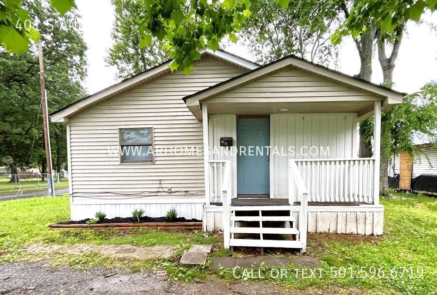 Primary Photo - 401 S ANNA-