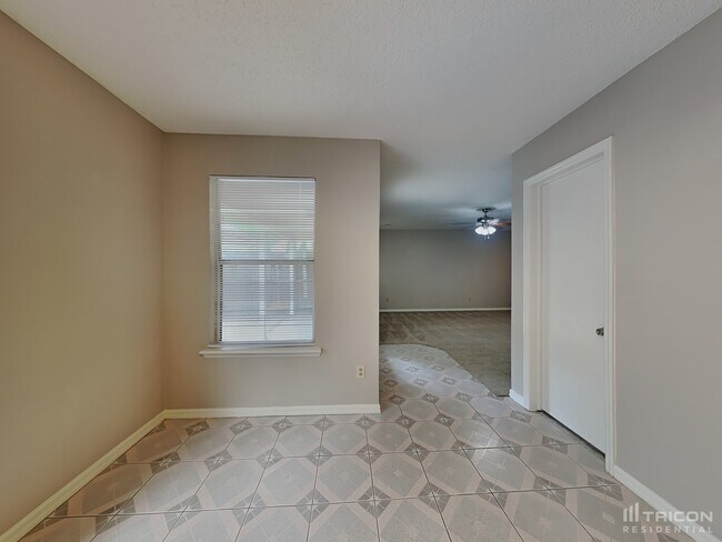 Foto del edificio - 8515 Long Meadow Ct