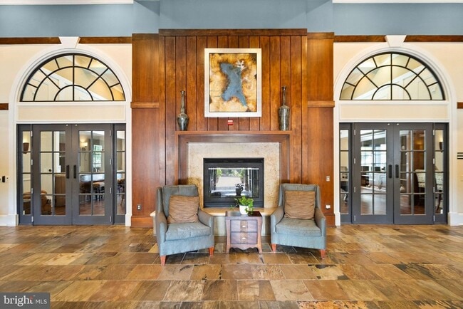 Building Photo - 2465 Army Navy Dr