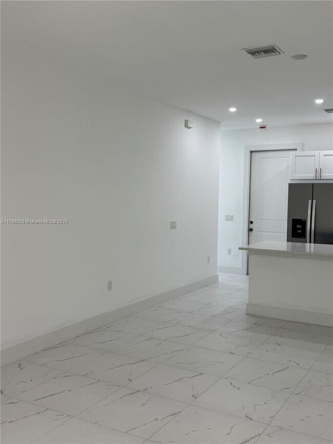 Building Photo - 925-927 SHELNAULT St