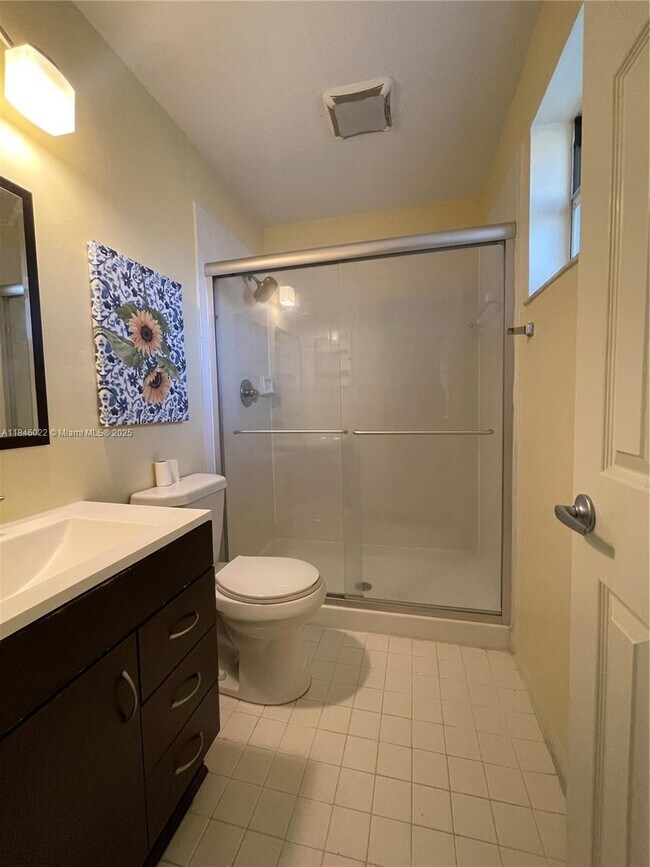 Foto del edificio - 10428 NW 8th St