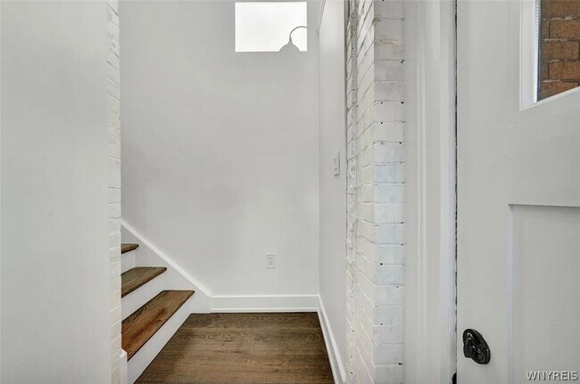 Foto del edificio - 162 Allen St