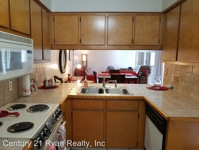 Building Photo - 7125 N Lagoon Dr