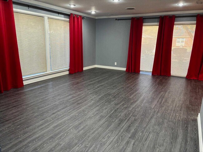 Foto del edificio - 2627 Bretton Rd