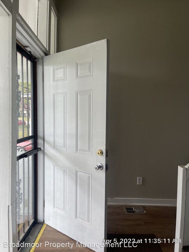Foto del edificio - 3 br, 2 bath House - 1625 Nelson Ave. #1