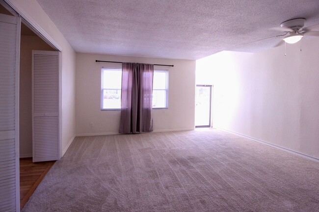 Foto del edificio - Charming Midtown Condo 2 Blocks From Brook...