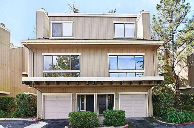 Building Photo - 355 Innisfree Dr