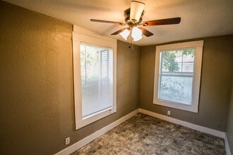 Building Photo - Amazing Home Near Downtown