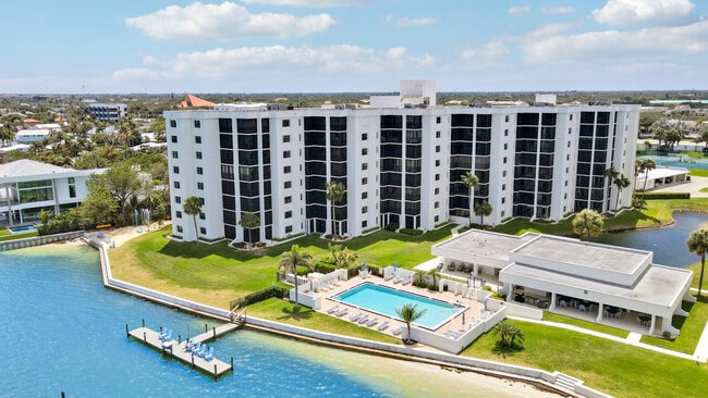 Building Photo - 19800 Sandpointe Bay Dr