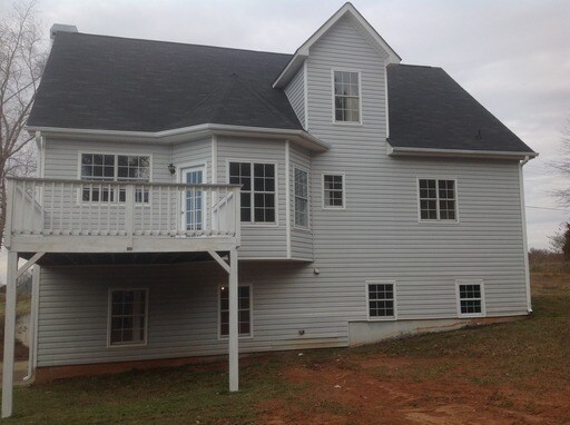 Building Photo - 8875 Vanns Tavern Rd