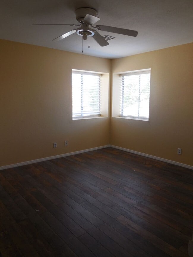 Building Photo - FOUR BEDROOM IN HENDERSON WITH A BEDROOM D...