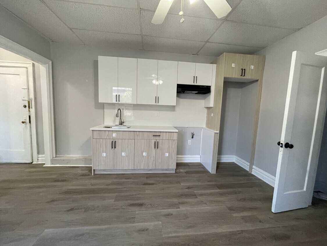 159 Hutton St 8 - 140 Hutton St