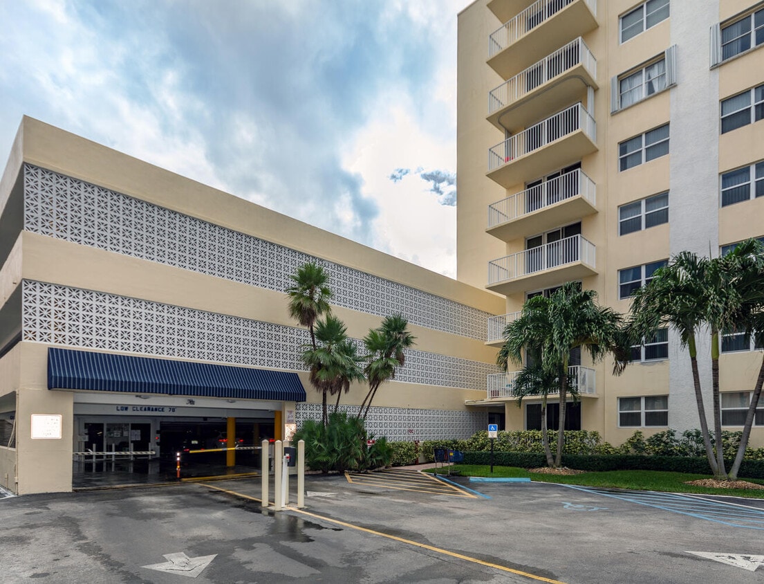 3540 S Ocean Blvd Unit 315, South Palm Beach, FL 33480 Condo for Rent