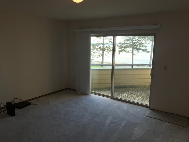 Foto del edificio - 8026 Birch Bay Dr