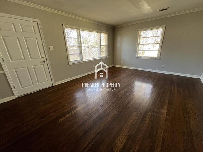Foto del edificio - 4528 Faronia Rd