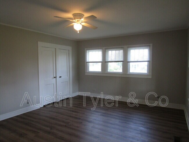 Building Photo - 3016 4th St