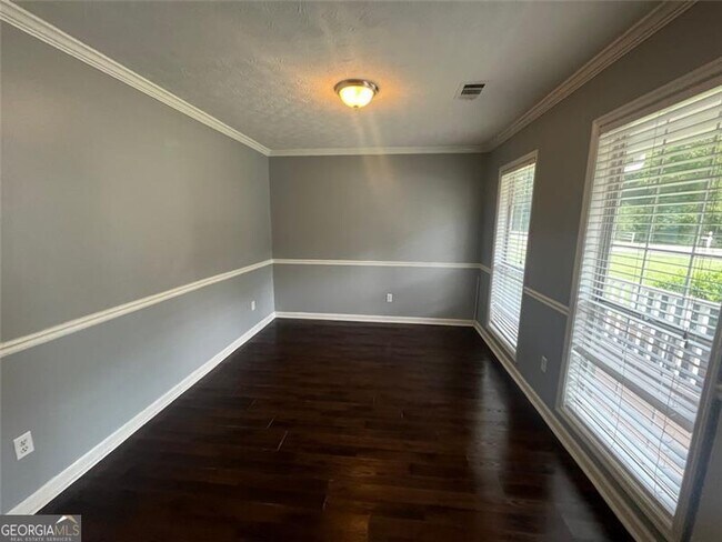 Building Photo - 300 Weatherly Dr