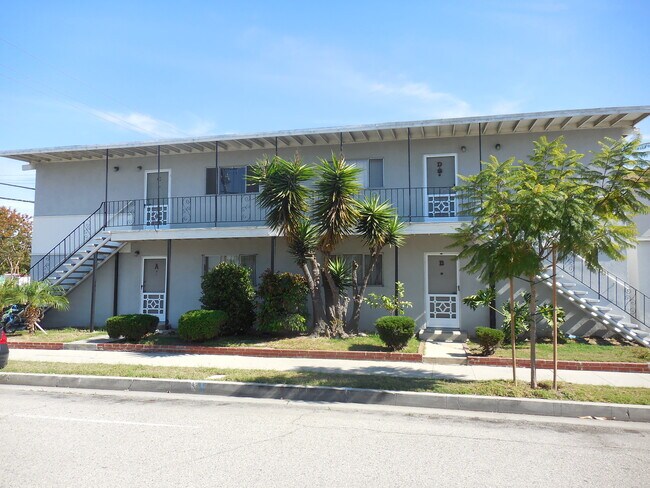 Photo - 5690 Sawtelle Blvd Apartments