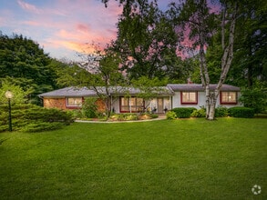 Building Photo - 4552 Wagon Wheel Dr