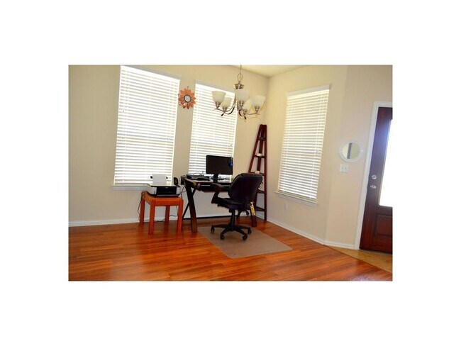 Foto del edificio - House For Lease In Austin