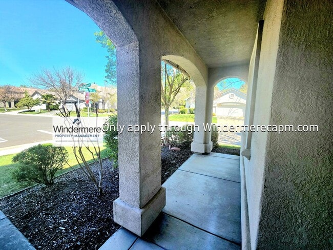 Photo - Gorgeous Home in Natomas!