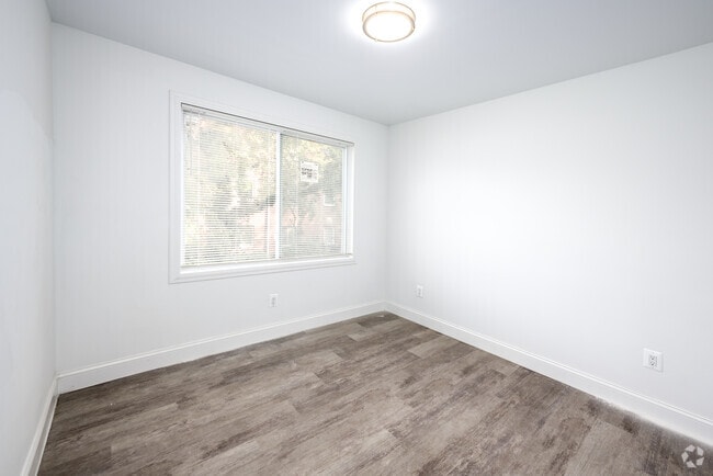 4BR, 2BA - 991SF - Bedroom - Discover Your Dream Home on Anacostia Rd SE!