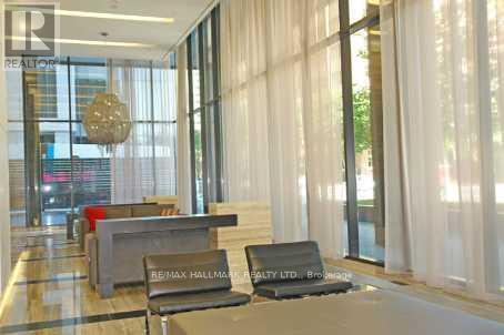 Photo du bâtiment - 110 Charles St E