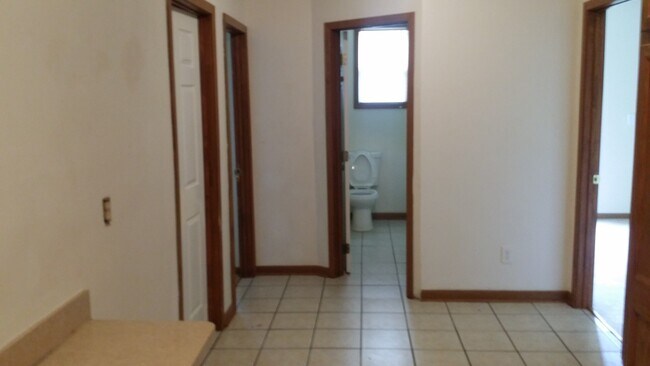 Building Photo - 3BDRM HOUSE FOR RENT