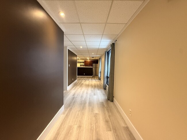 Building Photo - 400 Lutz St