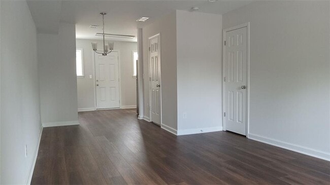 Building Photo - 2156 Park Terrace