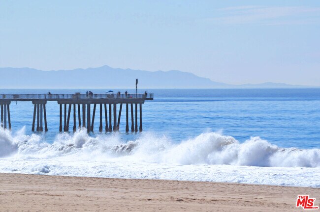 Foto del edificio - 100 Monterey Blvd