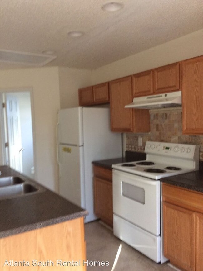 Building Photo - 3 br, 2.5 bath House - 141 Chastain Loop