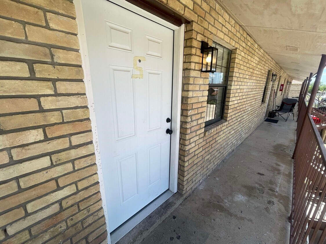 Foto principal - 3005 E Price St