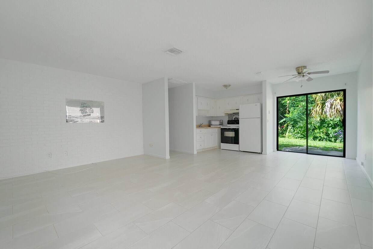 Foto principal - 4752 SE Ebbtide Ave