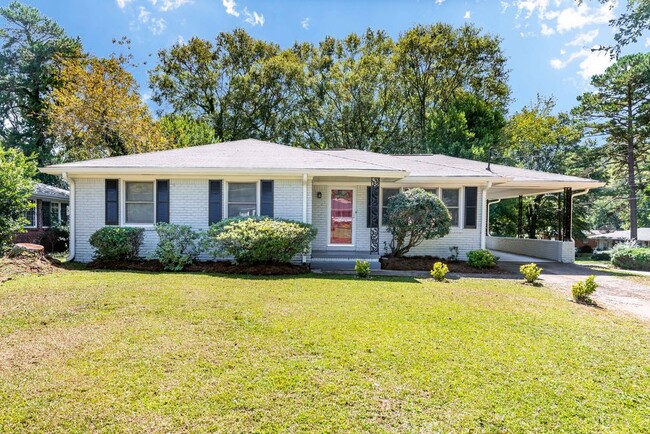Building Photo - 2461 Fontaine Circle