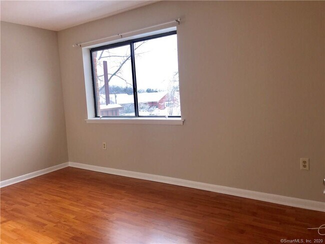 Foto del edificio - 2418 Harbor View Dr