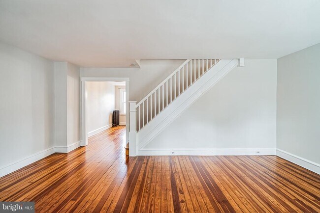 Building Photo - 248 Pensdale St