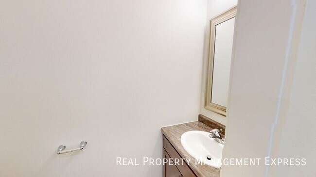 Foto del edificio - Move In by April 1st & Get One Month Free