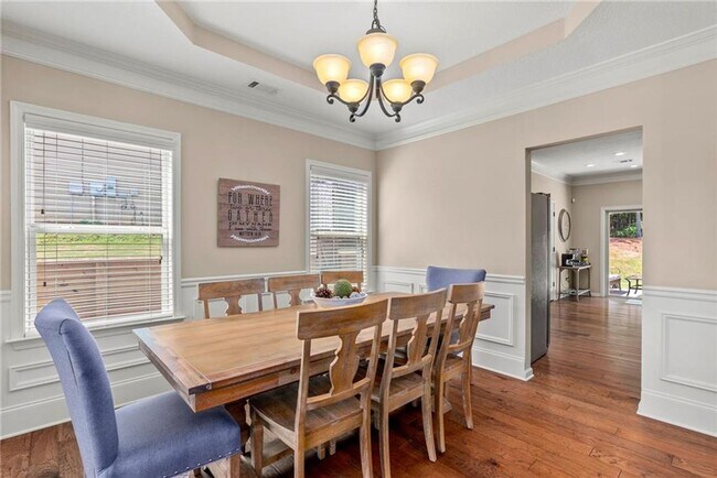 Foto del edificio - Single Family in Donahue Ridge