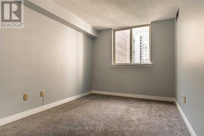 Building Photo - 1055 Bay St.