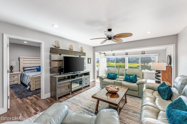 Foto del edificio - 4725 Bay Point Rd