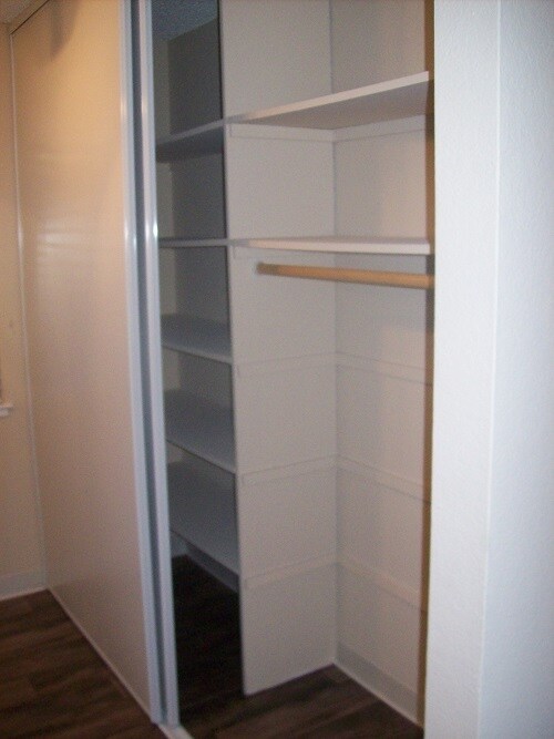 large pantry - 3943 Southampton Ter